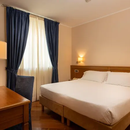 Iris Hotel