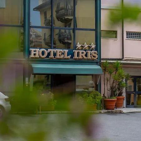 Iris Hotel 3*